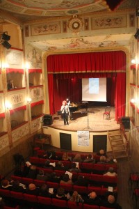 Giosetta Guerra presenta nello splendido teatro di San Lorenzo in campo