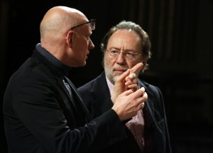 Alvis Hermanis (a sx) e Riccardo Chailly Musiculturaonline